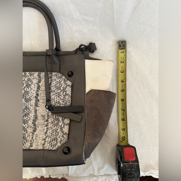 Vince Camuto Gray and White Satchel - Picture 11 of 12